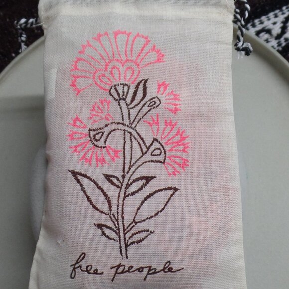 Free People Scarf OR Neck Kerchief Heirloom Embroidered Bandana NWT & FP BAG - Picture 10 of 10